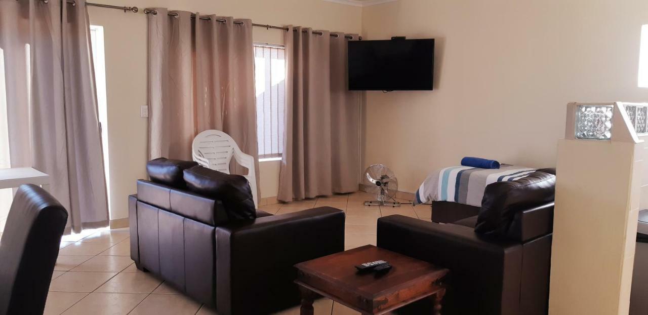 Getaway Self-Catering Tyger Valley เดอร์บันวิลล์ ภายนอก รูปภาพ