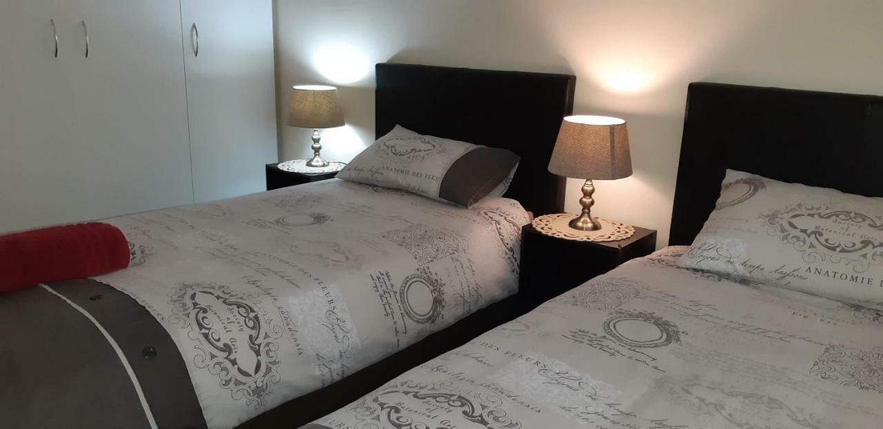 Getaway Self-Catering Tyger Valley เดอร์บันวิลล์ ภายนอก รูปภาพ